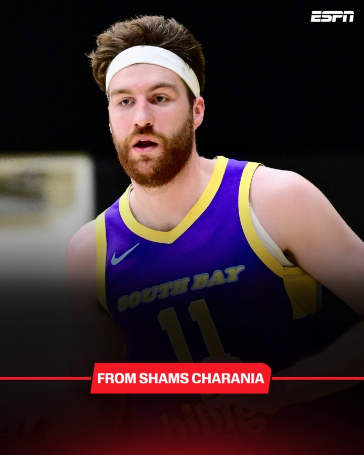 勇士主场憾负火箭，库里股四头肌挫伤退场，队医强制其休战