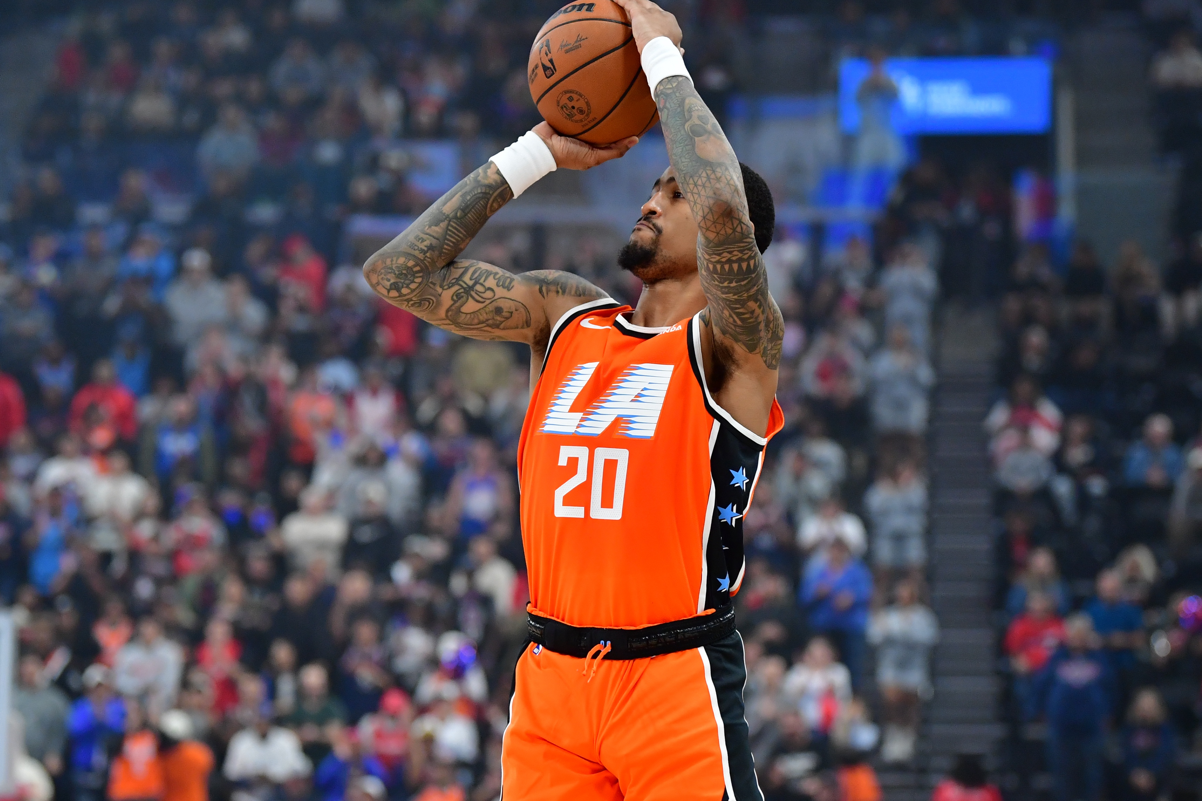 亚历山大末节狂飙15分率雷霆逆转太阳，雷霆123-119晋级淘汰赛