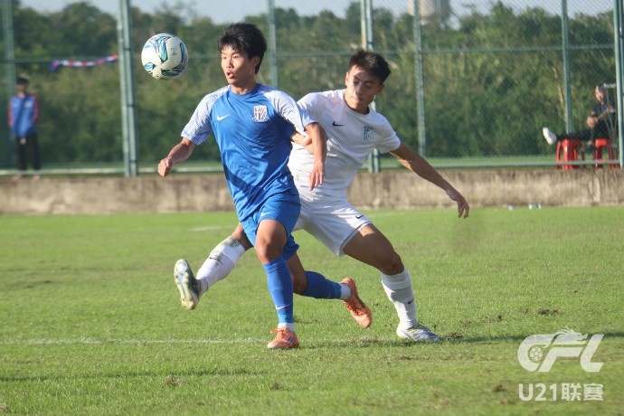 曼联多打一人主场告负，复兴之路仍需巨额投入