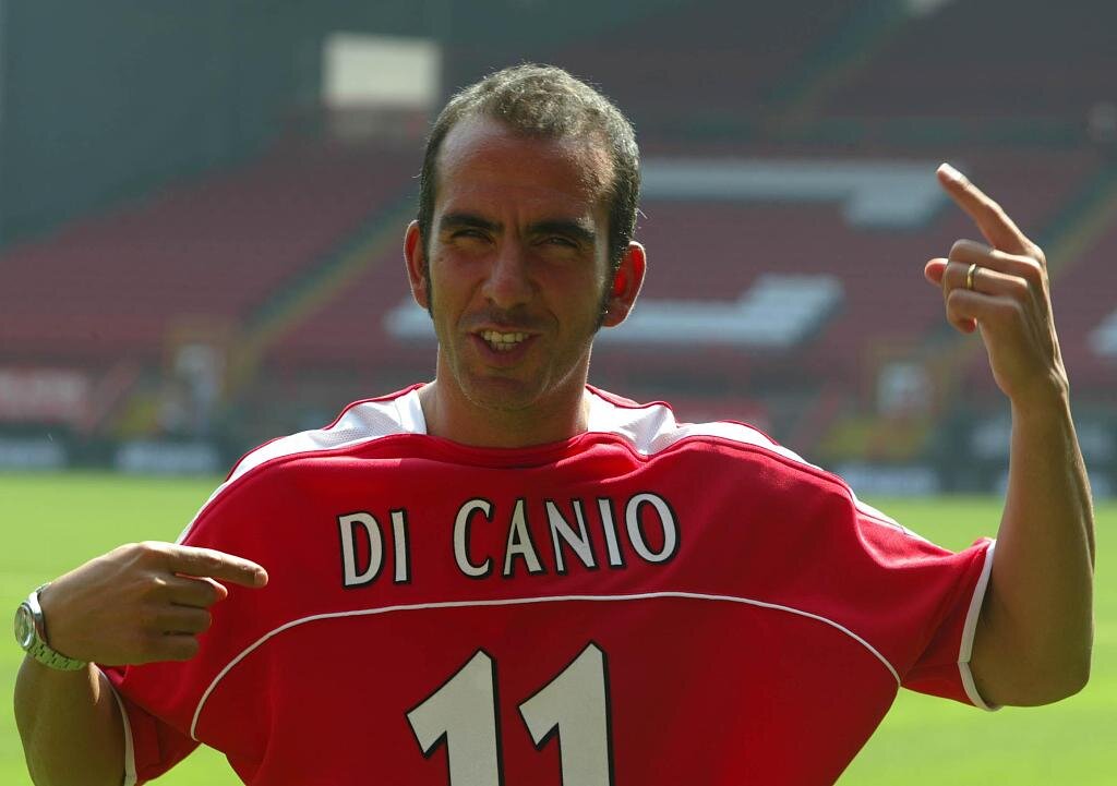 日本球星举战犯照引爆争议，英超俱乐部紧急道歉难平众怒