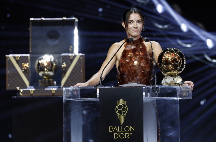 法甲劲旅创新环保：30架退役客机“变身”球场遮阳系统