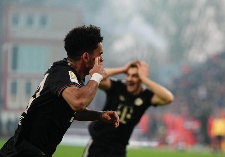 足坛豪门争抢桑托斯17岁新星，传奇之子小罗比尼奥引多方关注