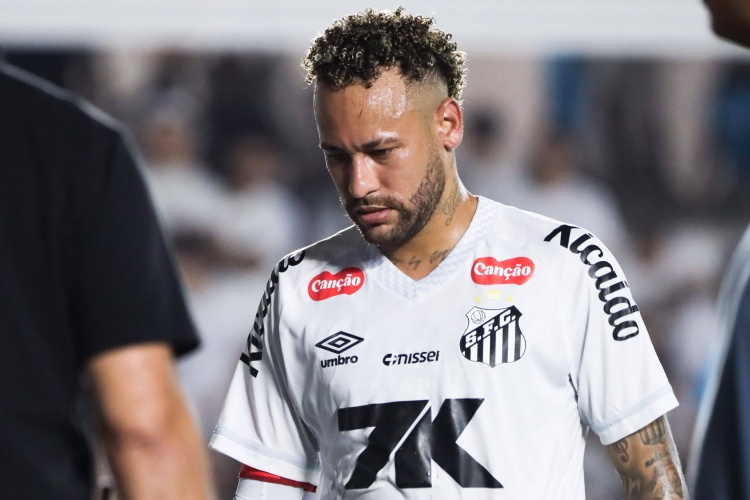 德甲补时风云：拜仁绝杀续写不败传奇，多特力克药厂紧追不舍